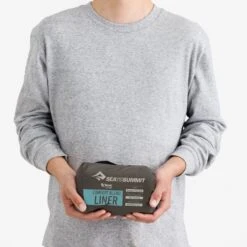 Sea To Summit Comfort Blend Liner (Rectangle) -Petzl Shop ComfortBlendSleepingBagLiner RectangularWithPillowSleeve ASL032071 250201 MODEL 2