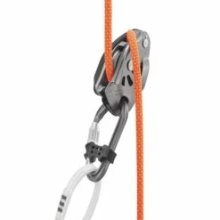 Petzl Attache Bar Screw-Lock Carabiner -Petzl Shop M038CA00 ATTACHE BAR focus 4 HighRes