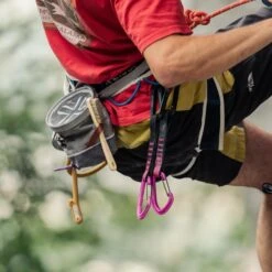 YY Vertical Brush 25 YY Vertical Brush -Petzl Shop VerticalBrushSVoiev2 2 1800x1800 09349e13 cb52 4d51 864d bc8b33bb4ec1