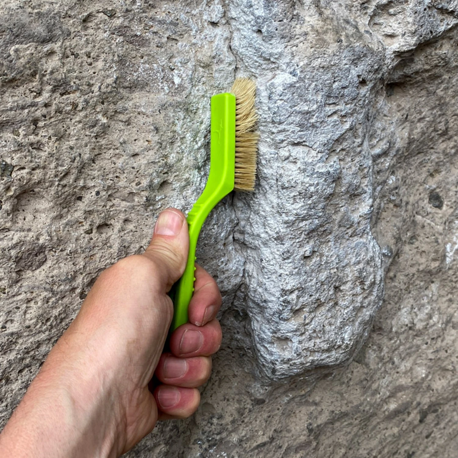 Metolius Razorback Boars Hair Brush 3 Metolius Razorback Boars Hair Brush - Image 3