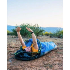 Outdoor Research Helium Bivy 22 Outdoor Research Helium Bivy -Petzl Shop outdoor research helium bivy classic blue lifestyle